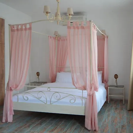 Cynara Alacati Bed and Breakfast 2*