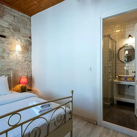 Cynara Alacati Bed and Breakfast 2*