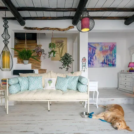 Cynara Alacati Bed and Breakfast